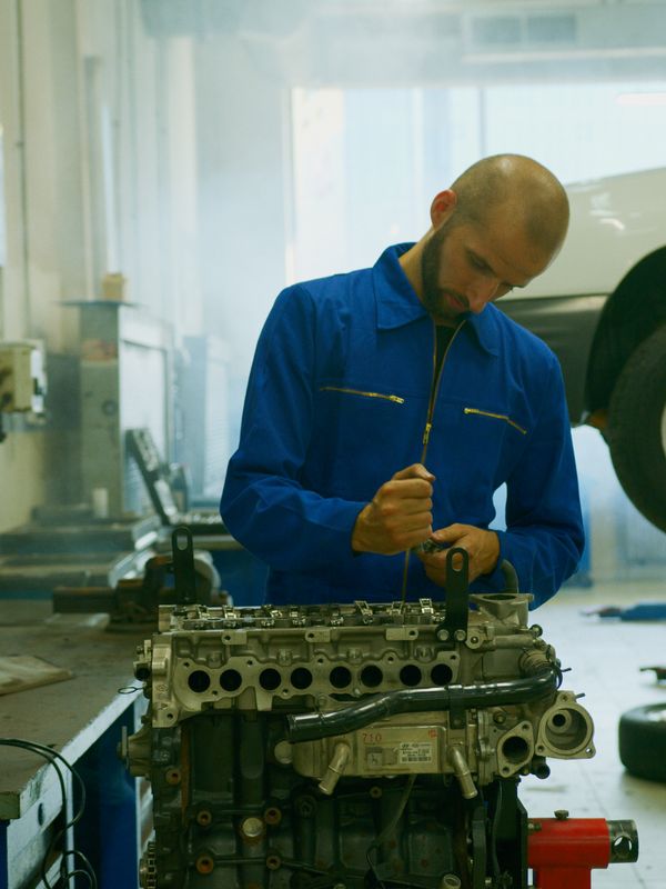 Mecânico especialista em usinagem de motores — ALM Soluções